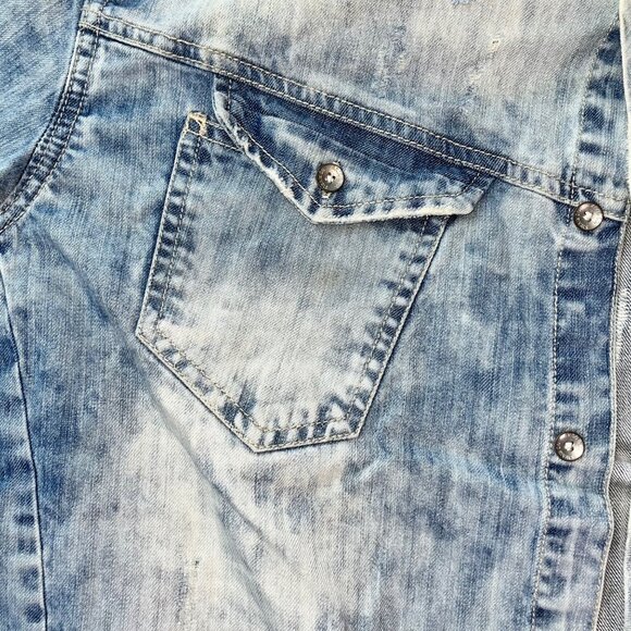 Akoo Distressed Denim Button-Up Shirt With Chest Pockets & Stitch Detail L - Picture 7 of 16